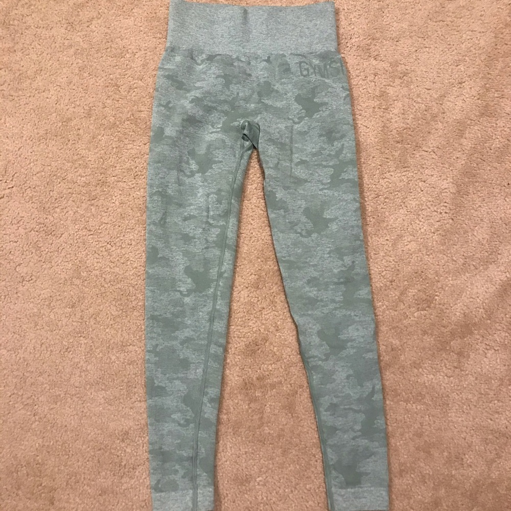 Gymshark green camo leggings!